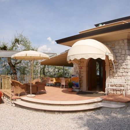 אסנצה די ברנצונה Residence Casa Maria מראה חיצוני תמונה