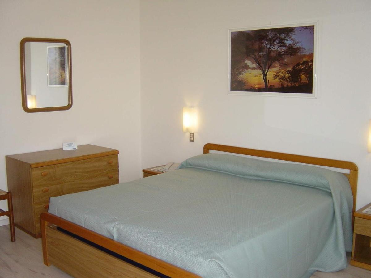 אסנצה די ברנצונה Residence Casa Maria מראה חיצוני תמונה