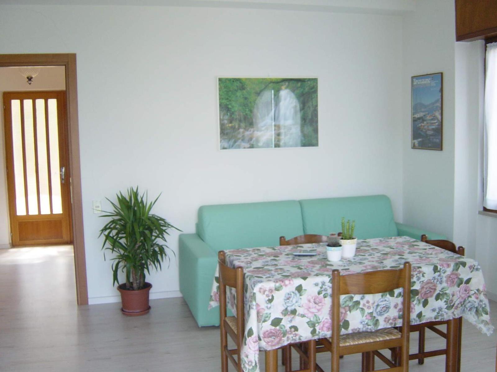 אסנצה די ברנצונה Residence Casa Maria מראה חיצוני תמונה