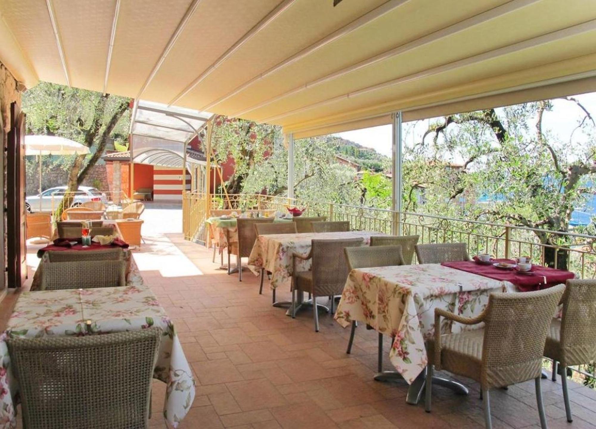אסנצה די ברנצונה Residence Casa Maria מראה חיצוני תמונה